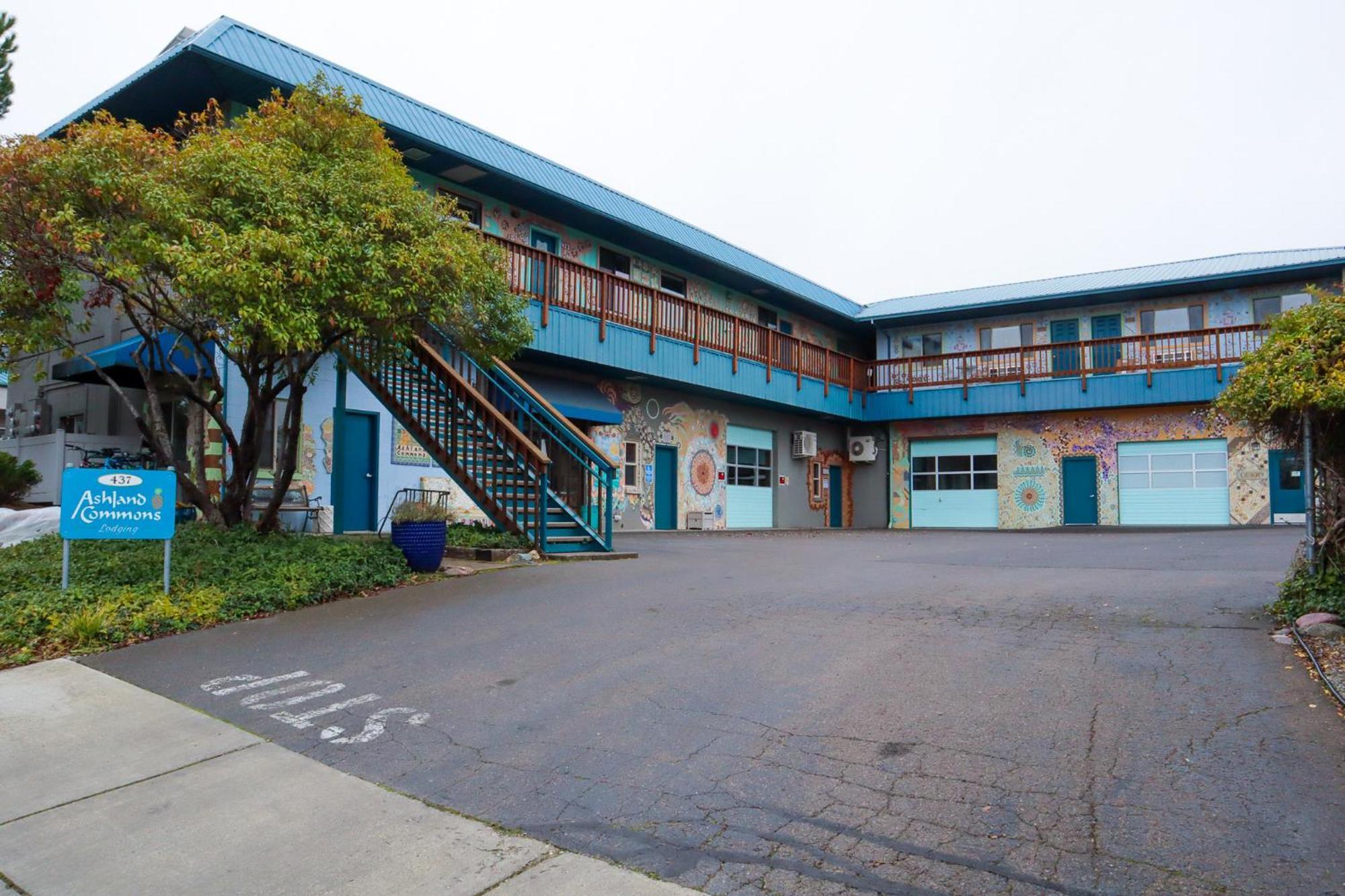 Ashland Commons Hostel エクステリア 写真