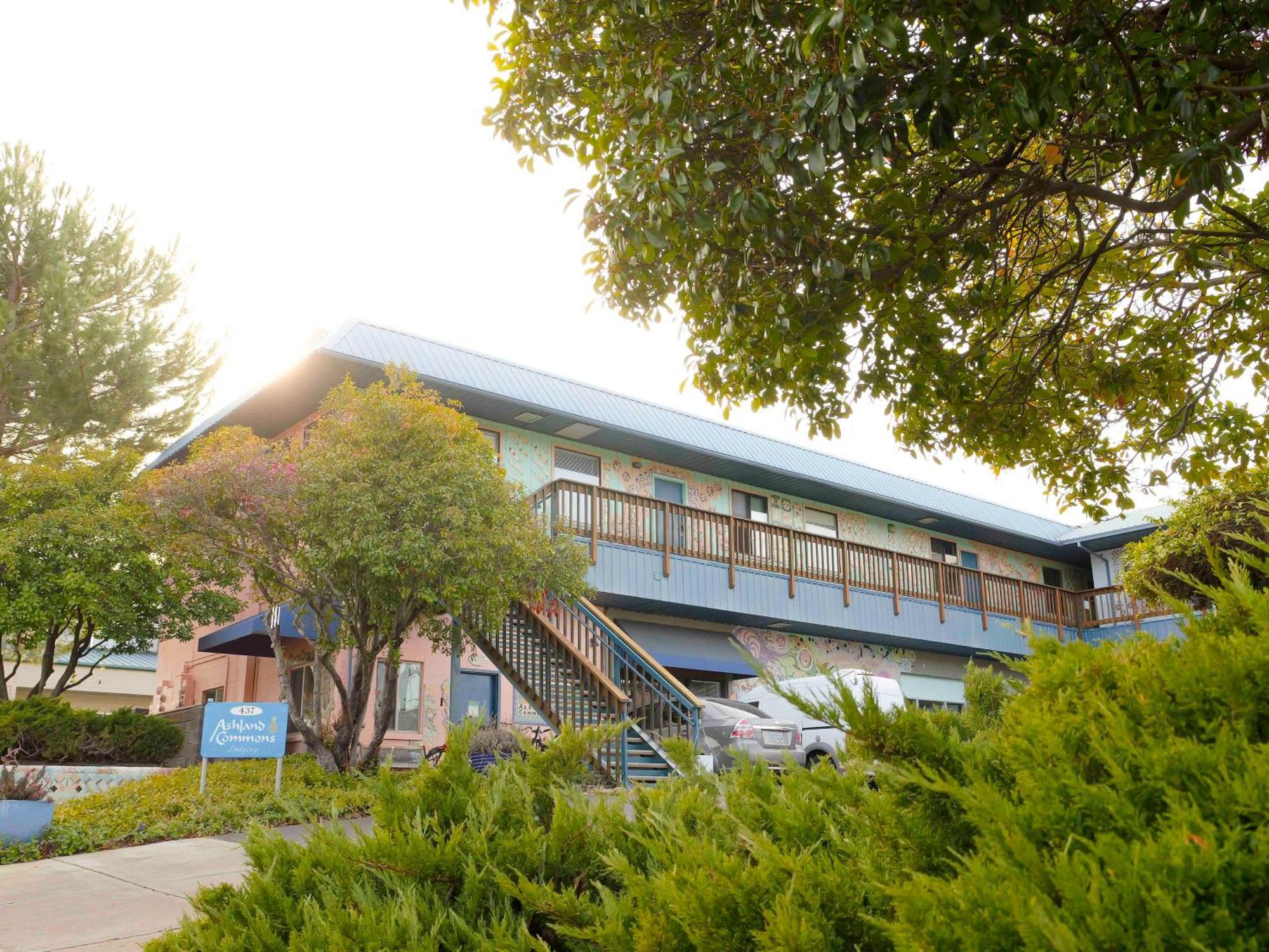 Ashland Commons Hostel エクステリア 写真