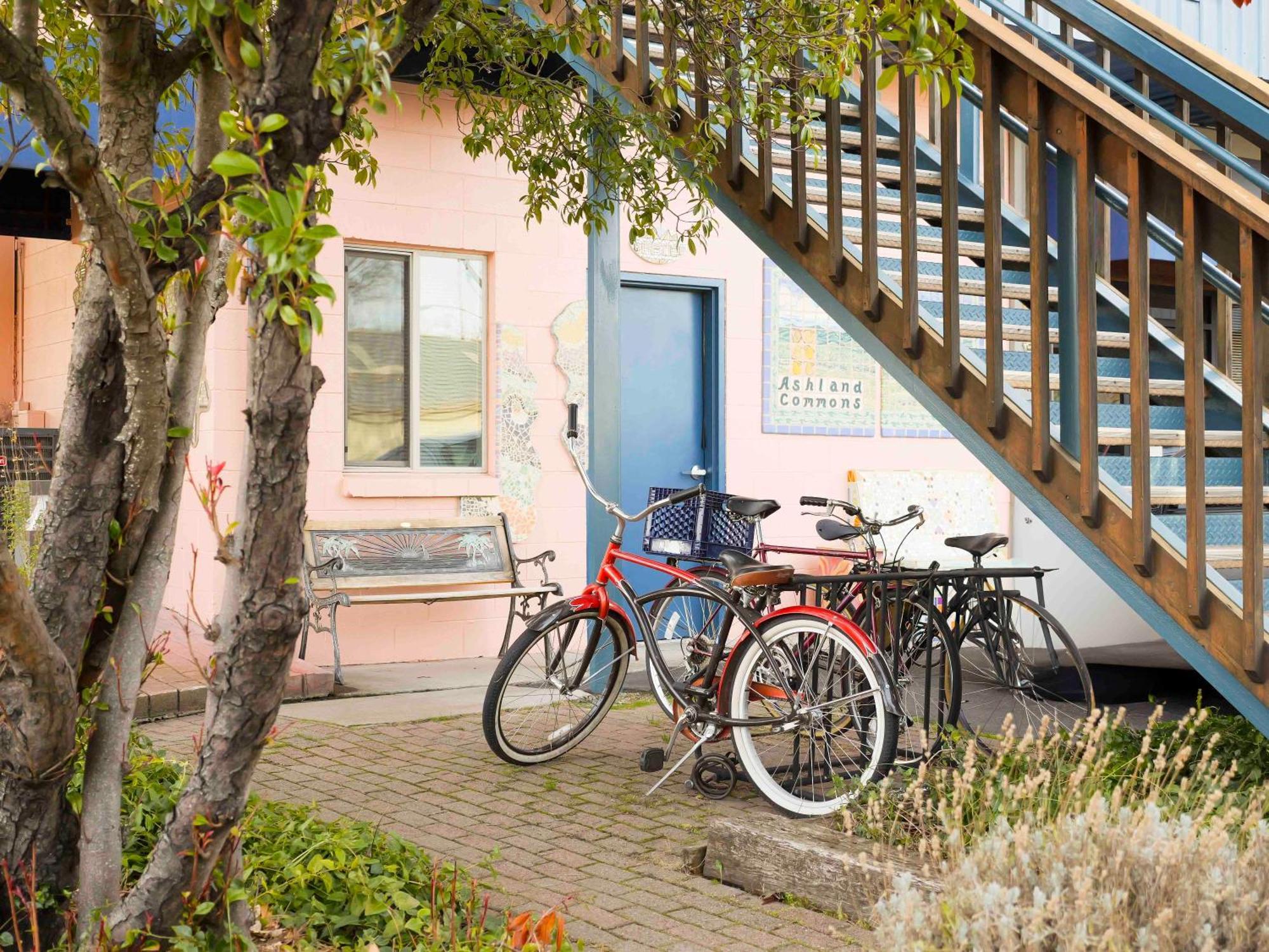 Ashland Commons Hostel エクステリア 写真